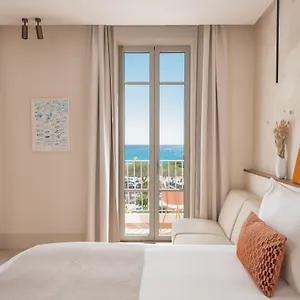 Liautaud Rooftop Hotel